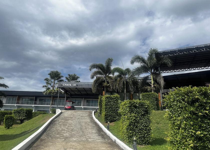 Surat Thani Ban Ta Khun Exterior Detail