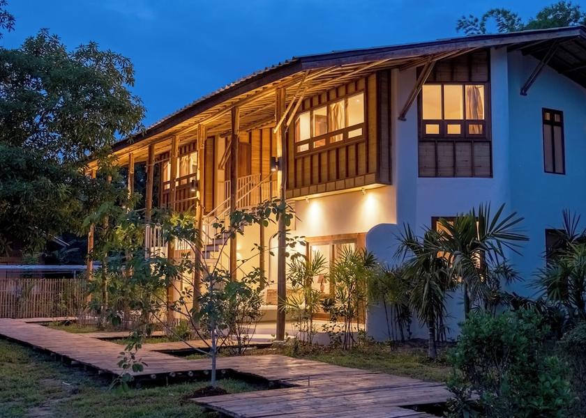 Chiang Mai Province San Kamphaeng Facade