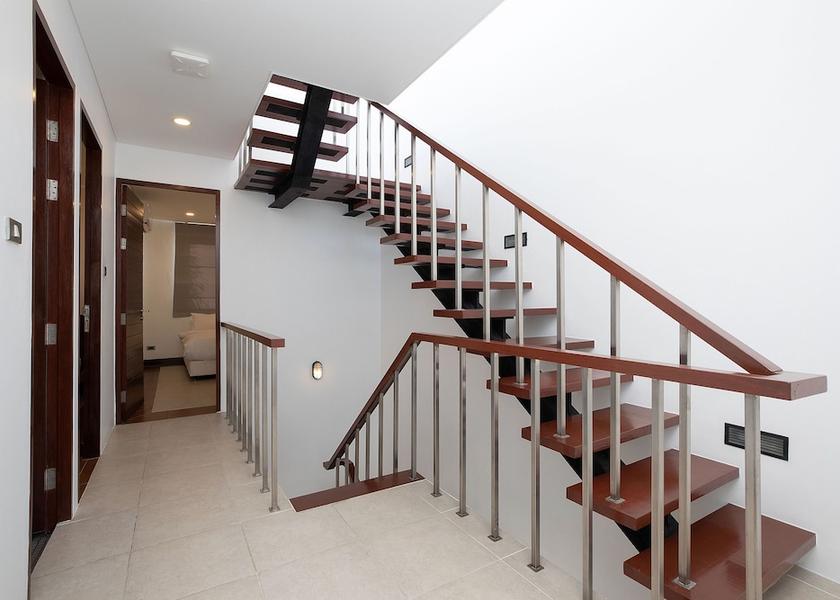 Phuket Thep Kasattri Interior Entrance