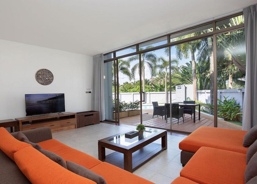 Phuket Thep Kasattri Interior Entrance