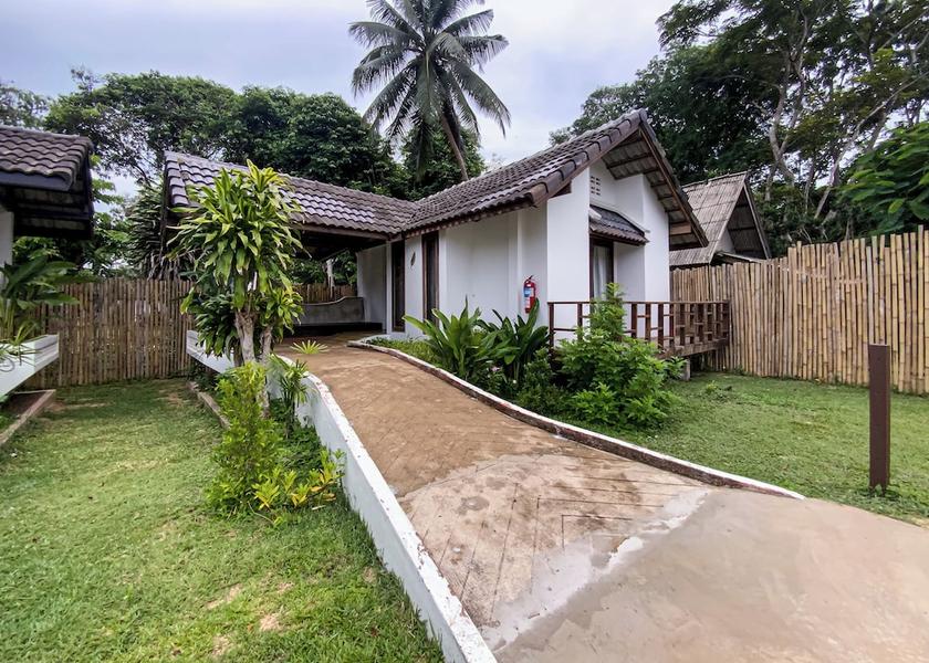 Chumphon Pathio Room