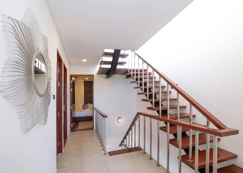 Phuket Thep Kasattri Interior Entrance