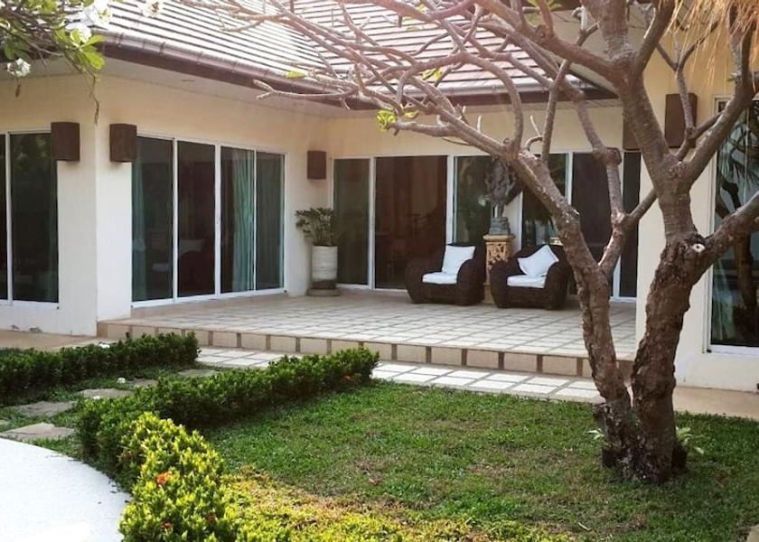 Prachuap Khiri Khan Tha Yang Interior Entrance