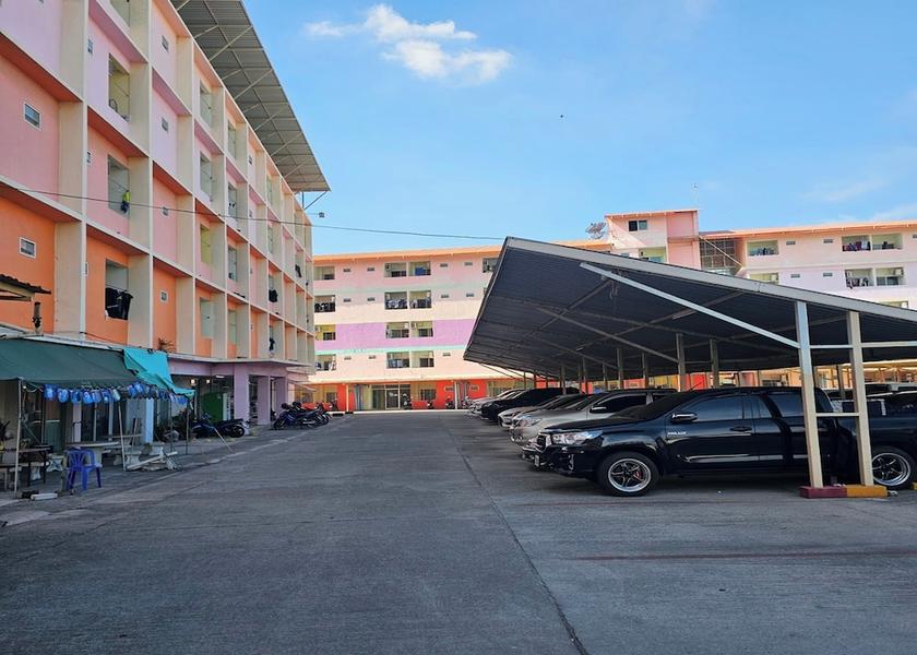 Chonburi Phan Thong Parking