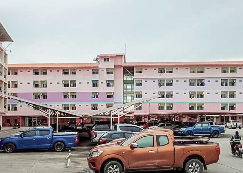 Chonburi Phan Thong Exterior Detail