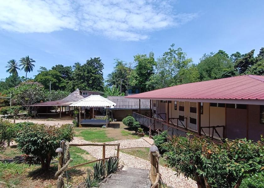 Trang ko libong Exterior Detail