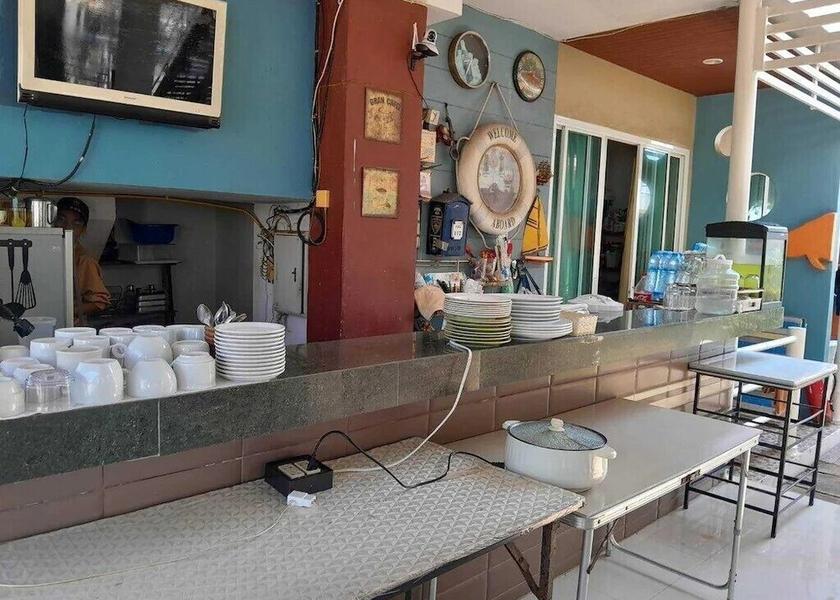 Chonburi Koh Lan Family Dining