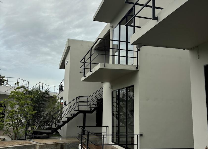 Surat Thani Phunphin Exterior Detail