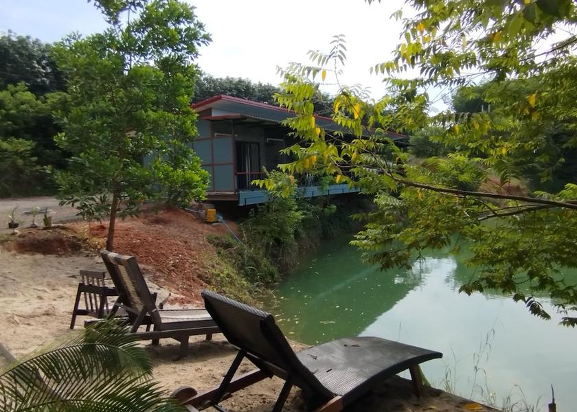 Surat Thani Phunphin Natural Pool