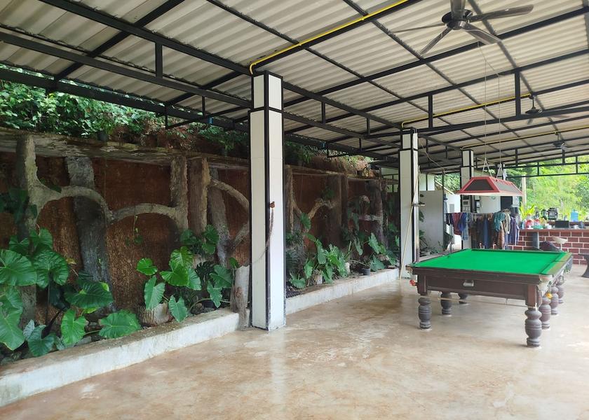 Surat Thani Phunphin Exterior Detail