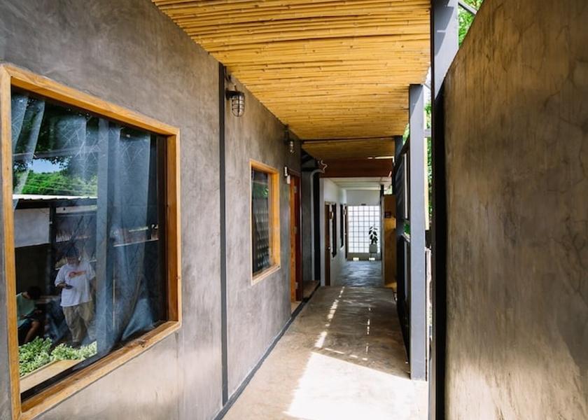 Chonburi Koh Lan Interior Entrance