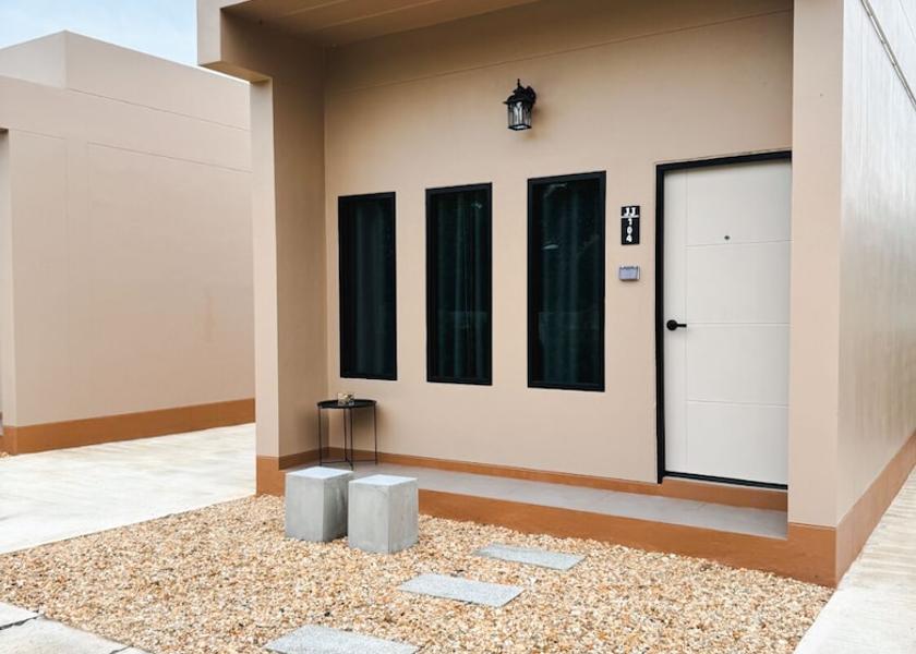 Surat Thani Phunphin Facade