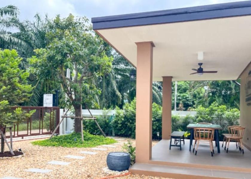 Surat Thani Phunphin Facade