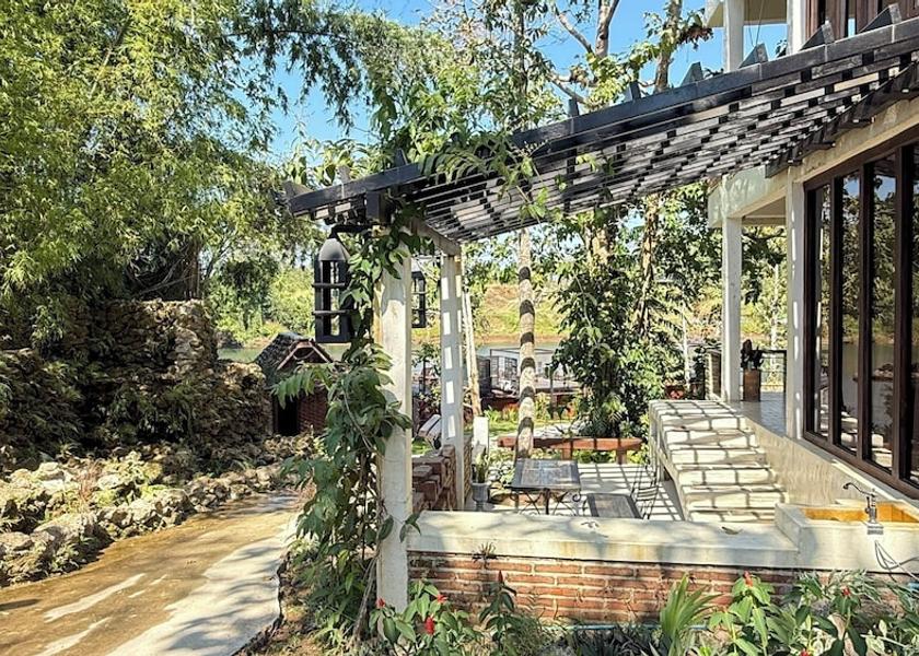 Kanchanaburi Province Thong Pha Phum Balcony