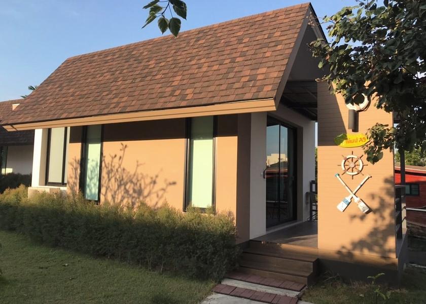 Nakhon Pathom Nakhon Chai Si Exterior Detail