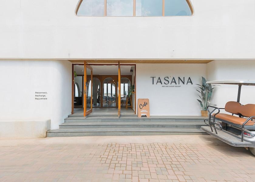 Chonburi Koh Lan Facade