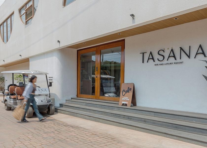 Chonburi Koh Lan Facade