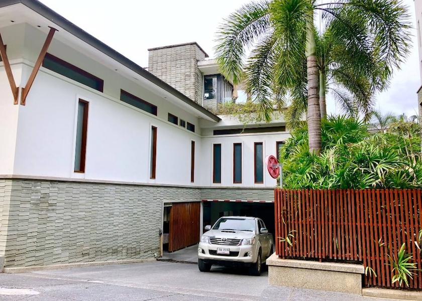 Phuket Sa Khu Facade