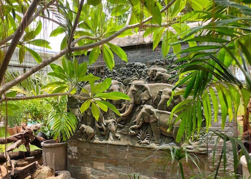 Chiang Mai Province Saraphi Exterior Detail