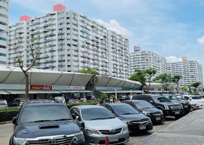 Nonthaburi Province Pak Kret Parking