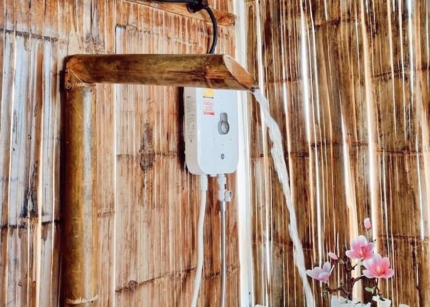 Kanchanaburi Province Sai Yok Bathroom