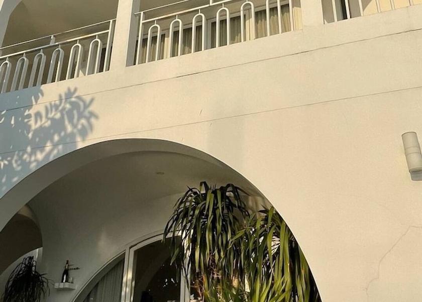 Nakhon Pathom Nakhon Chai Si Exterior Detail