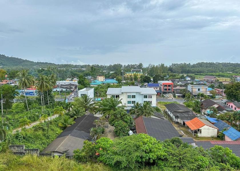 Phuket Sa Khu Facade