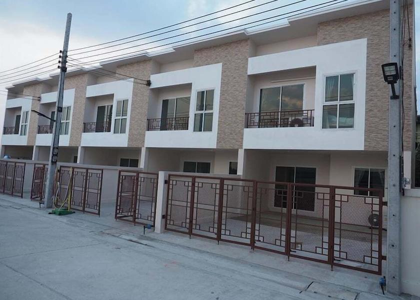 Nakhon Pathom Nakhon Chai Si Primary image