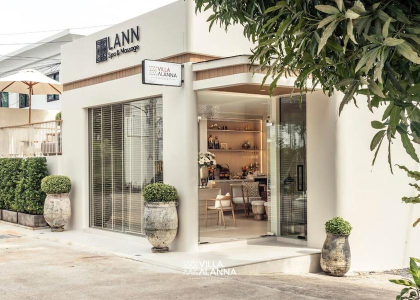 Phuket Choeng Thale Bar