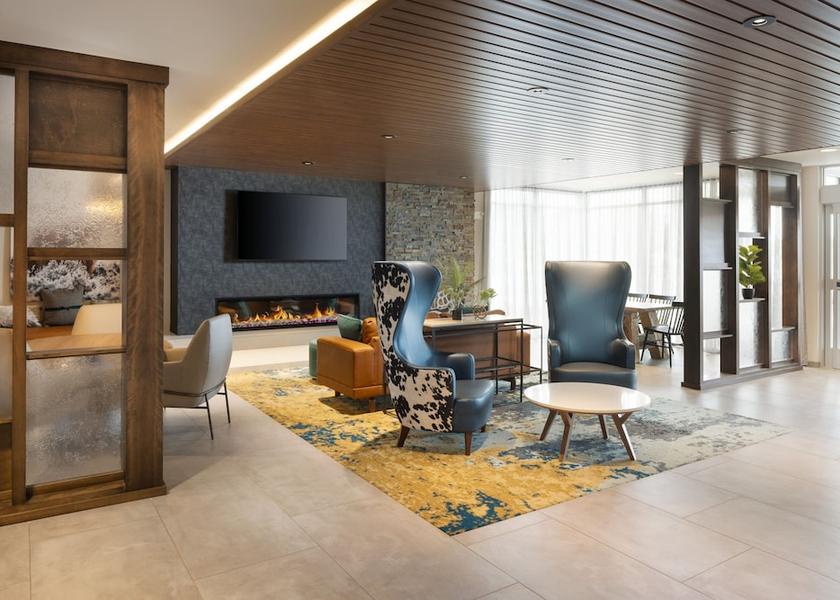 Colorado Montrose Lobby