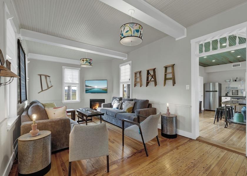 Kansas Harper Living Area