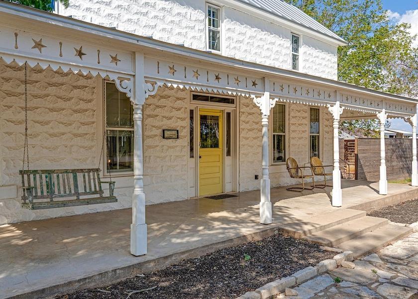 Kansas Harper Exterior Detail