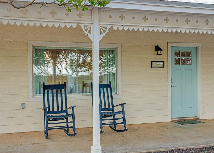 Kansas Harper Exterior Detail