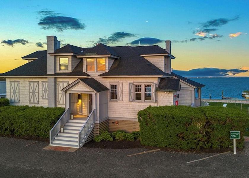 New York Hampton Bays Exterior Detail