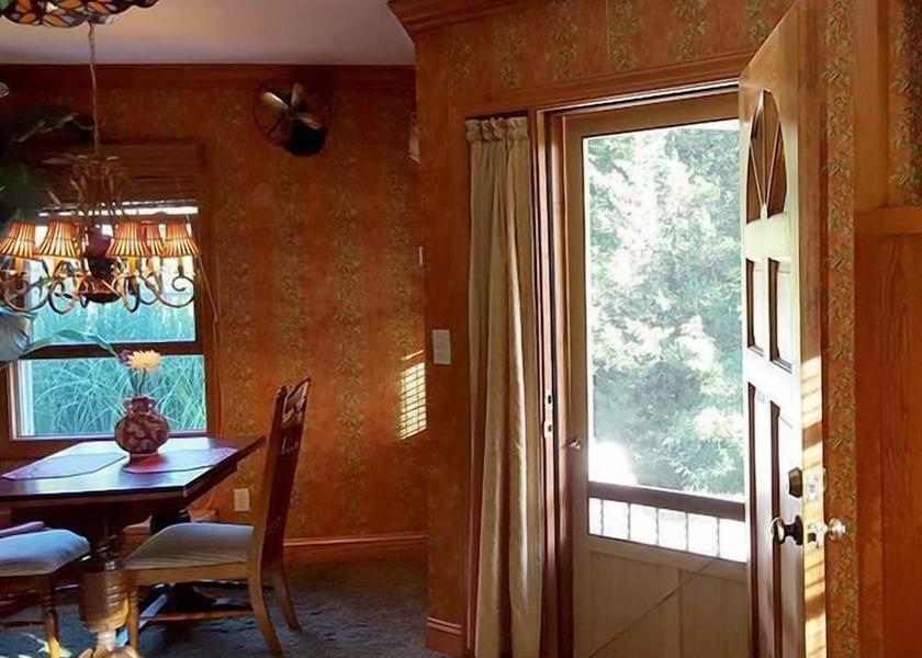 North Carolina Glenville Room