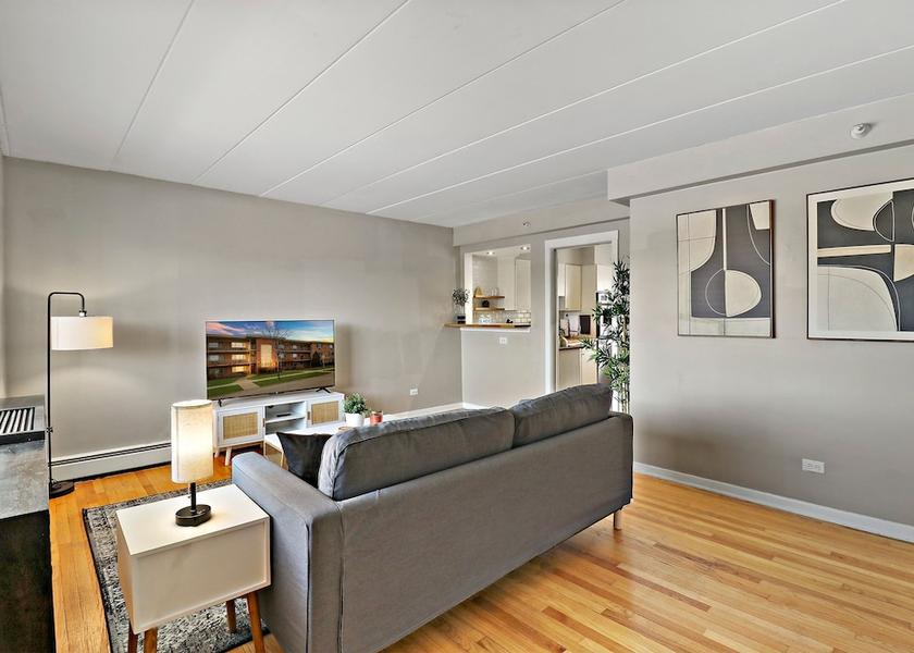 Illinois Arlington Heights Living Area