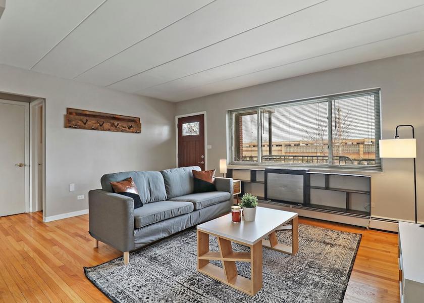 Illinois Arlington Heights Living Area