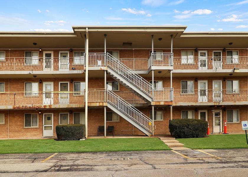 Illinois Arlington Heights Exterior Detail