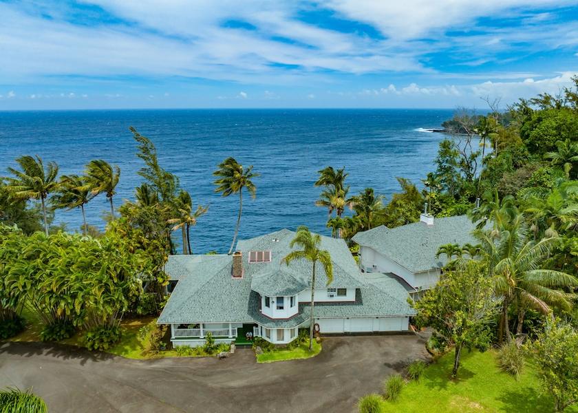 Hawaii Honomu Exterior Detail