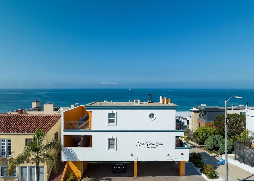 California Manhattan Beach Exterior