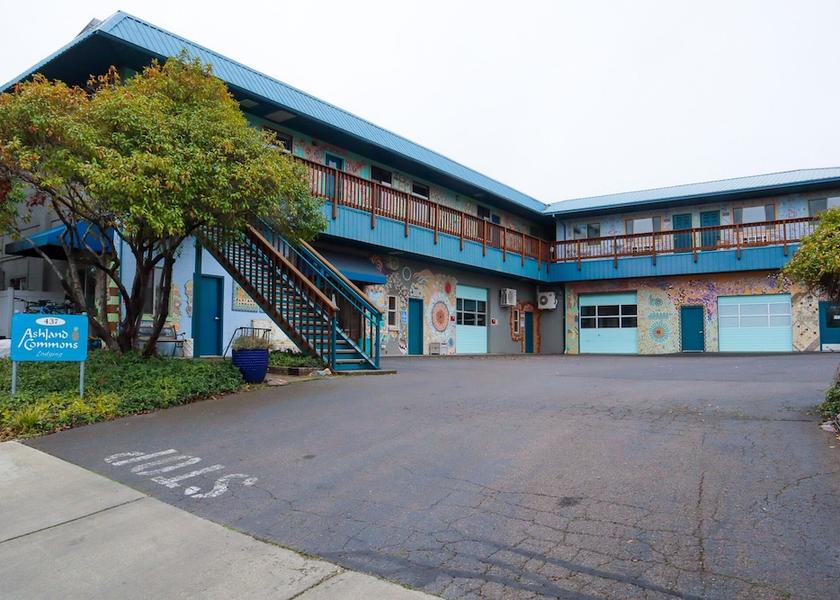 Oregon Ashland Facade