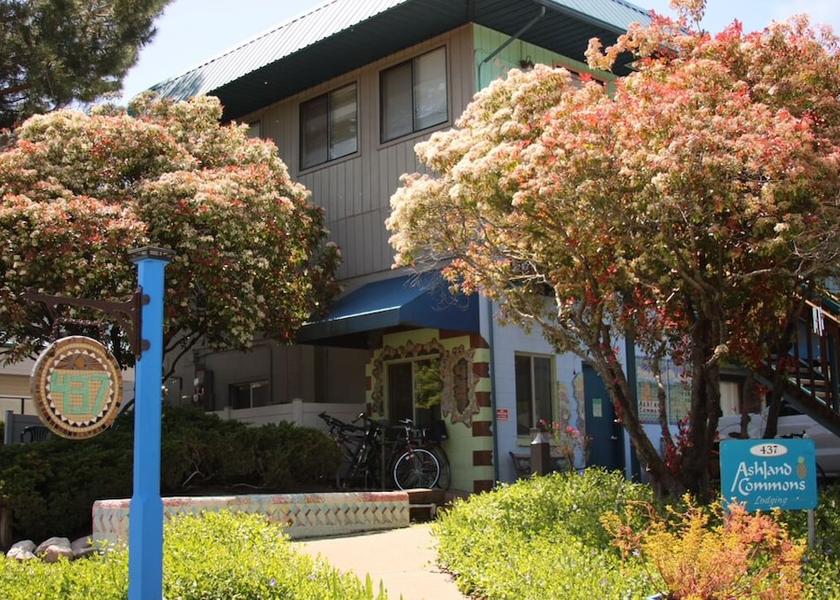 Oregon Ashland Facade