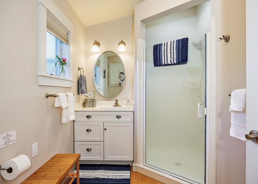 Oregon Ashland Bathroom