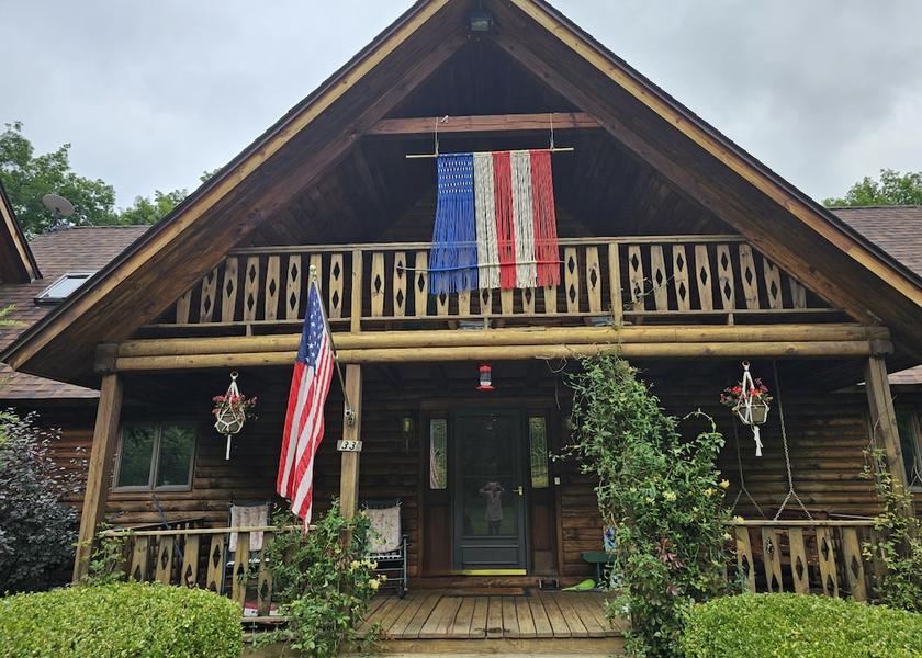 Virginia Damascus Facade