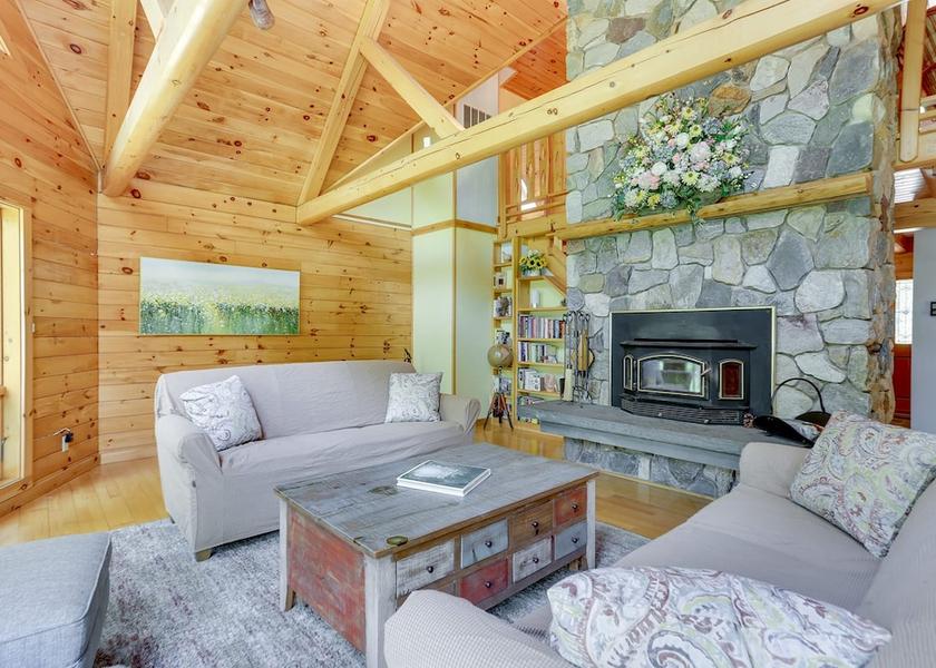 Virginia Damascus Room