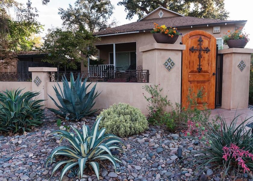 California Visalia Facade