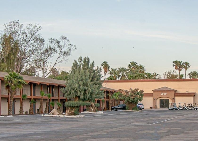 California Holtville Facade