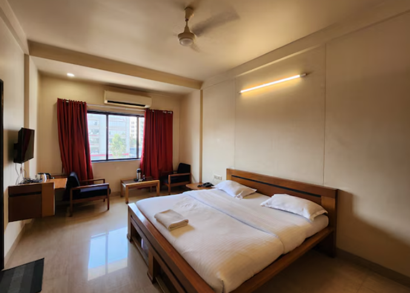 Maharashtra Nashik AC Room