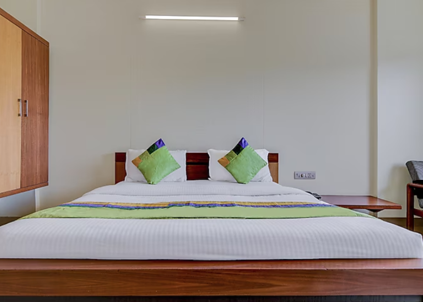 Maharashtra Nashik AC Room