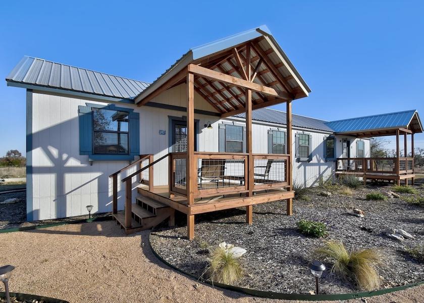 Kansas Harper Exterior Detail